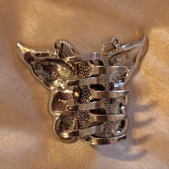 Butterfly Bulldog Hair Clip - Picture 2 of 3